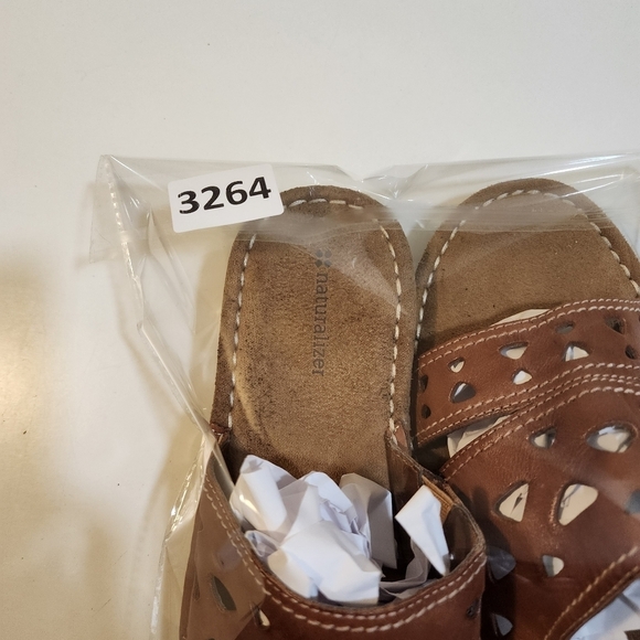 NATURALIZER Devon Women's Brown Leather upper Sandals size 10M - Picture 10 of 10